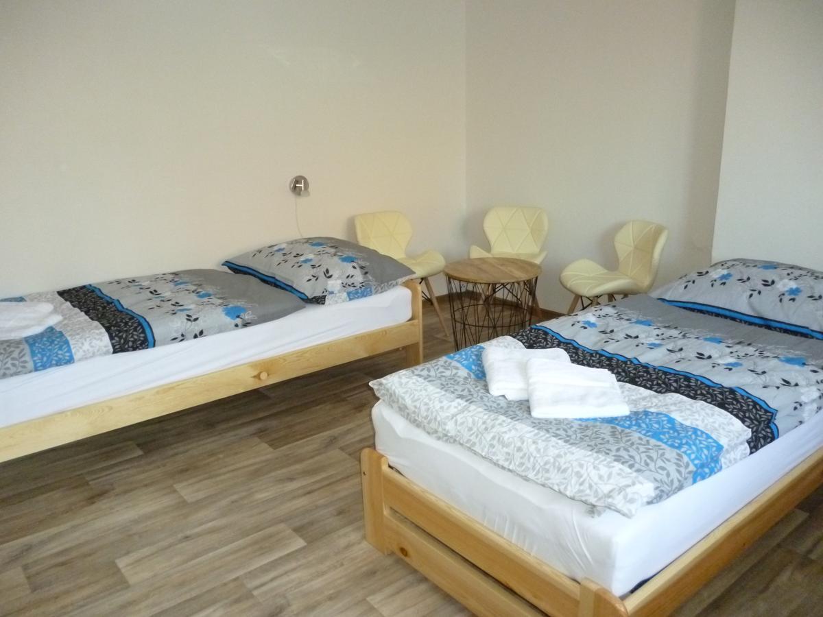 Apartmán Relax-chatka a apartmán Mikulov Esterno foto